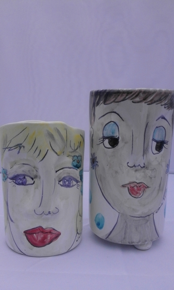 Die neuen Mitbewohnerinnen Vasen mit aparten Gesichtern ab 18@